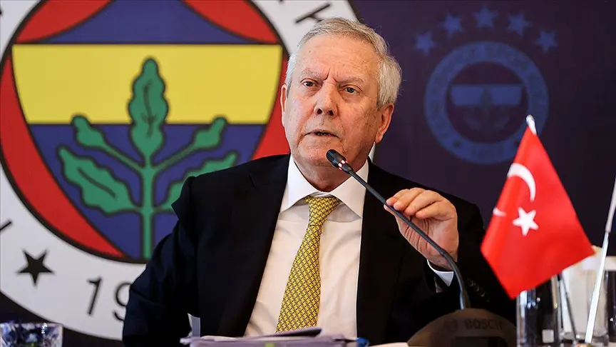 Aziz Y谋ld谋r谋m k眉rs眉nden 2 Fenerbah莽elinin ad谋n谋 verdi: 