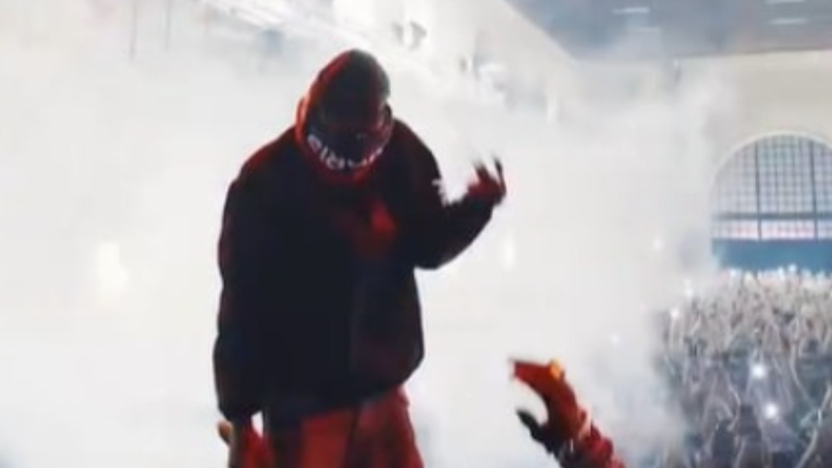 Bileti 50 Bin TL'yi bulan konserde yüzünü bile göstermedi! Travis Scott sahnede sadece 18 dakika kaldı