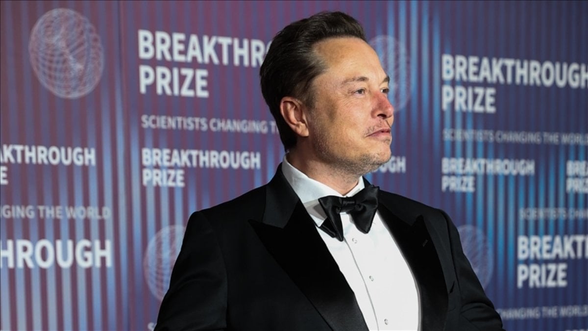Elon Musk tarihe geçti: Dünyanın ilk trilyon dolar sahibi