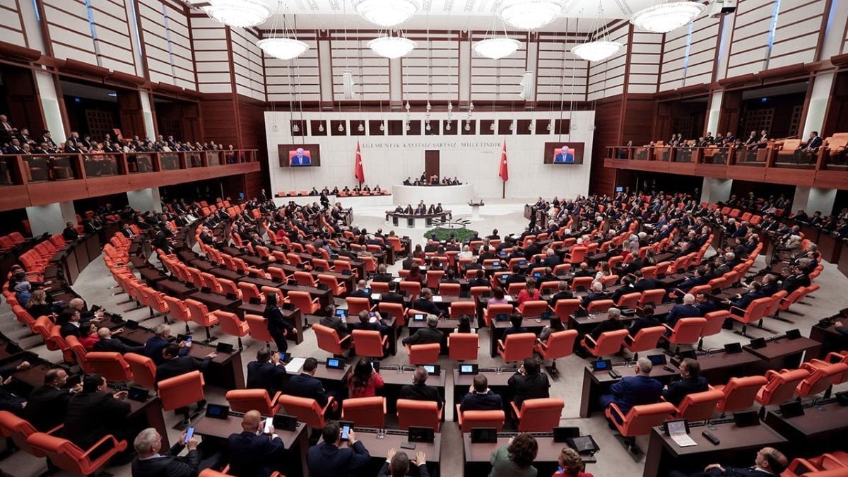 10 vekil hakkındaki dokunulmazlık fezlekeleri TBMM'ye gönderildi