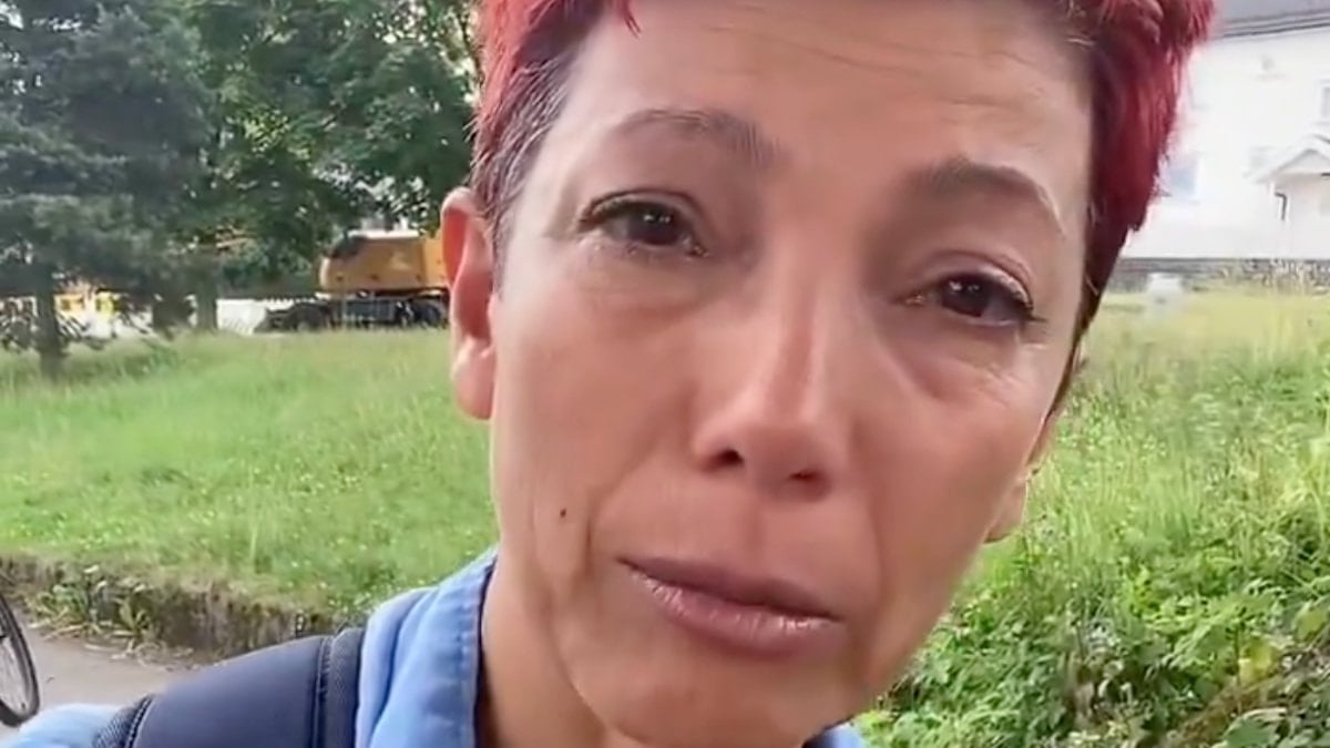 Norveç'te Türklere selam veren gurbetçi kadın, aldığı cevapla gözyaşlarına boğuldu