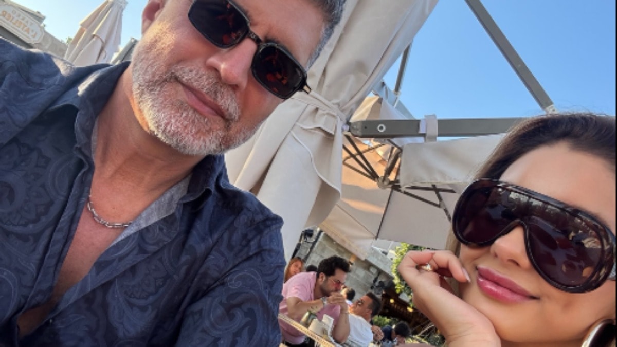 Bodrum aşıkları: Özcan Deniz ve Samar Dadgar'dan romantik pozlar