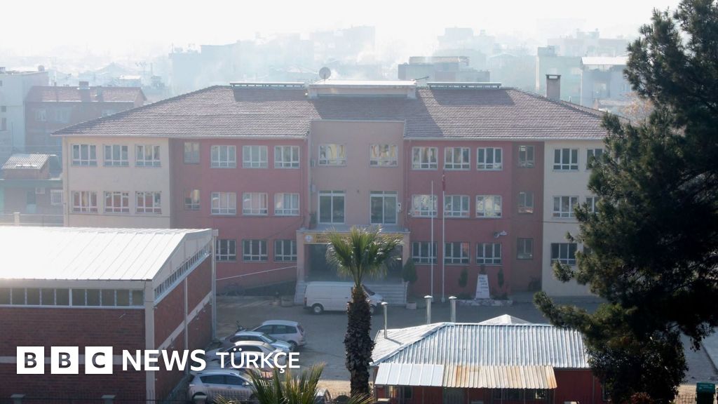 Manisa'da okul önünde silahlı saldırı: İkisi ağır 11 yaralı