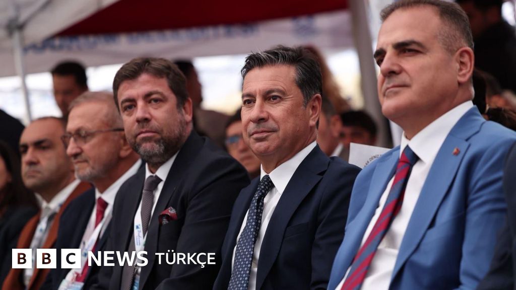 Muğla Büyükşehir Belediye Başkanı Ahmet Aras CHP'den istifa ettiğini açıkladı